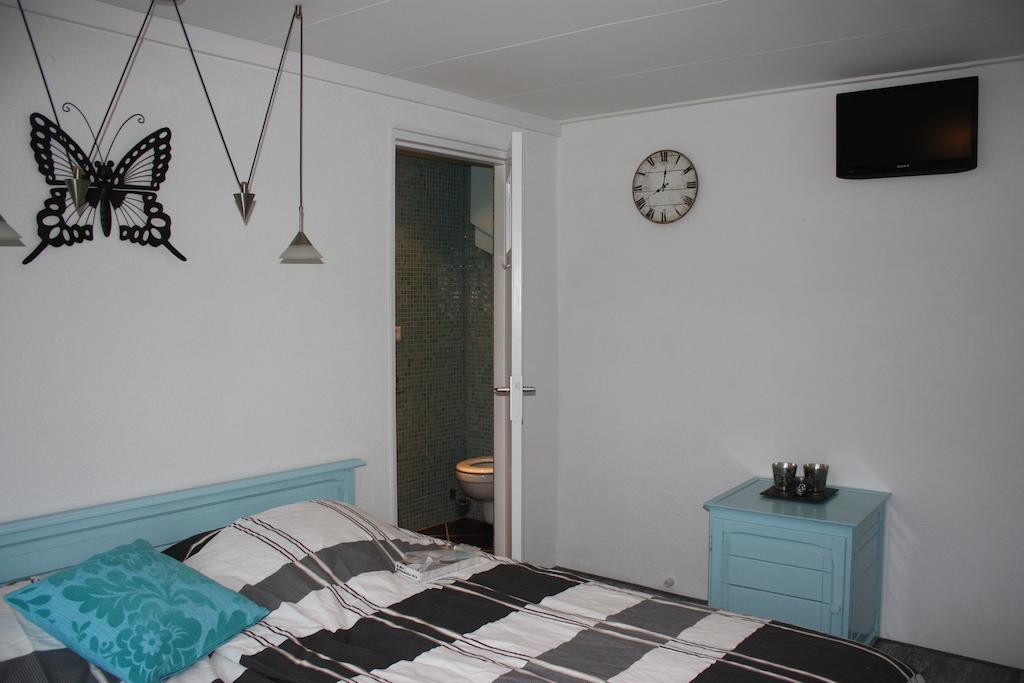 Bed & Breakfast 'Aan De Ijssel' Zwolle  Pokoj fotografie